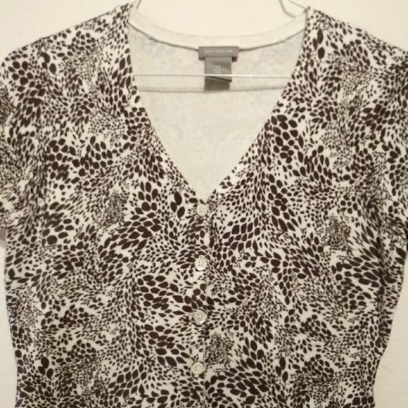 Ann Taylor Silk Lightweight Sweater 🎉Host Pick🎉 - Picture 4 of 6